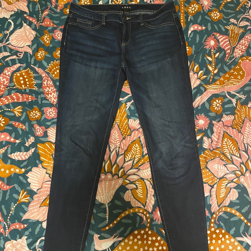 dā-sh skinny jeans
